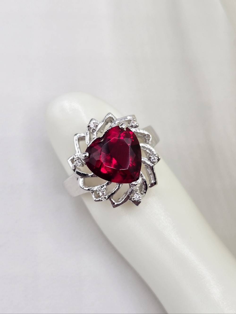Swarovski Crystal Elements Silver Heart Ring Ruby Red Size 7 Formal Casual